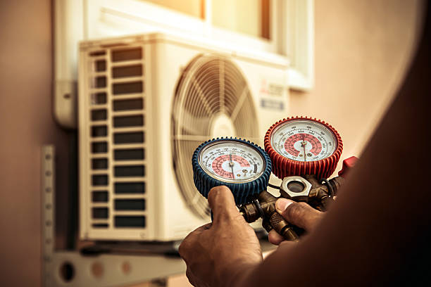Professional Hvac technician working in Wilmington, CA